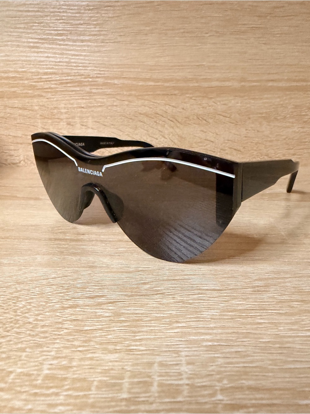 Balenciaga Black Oversized Cat-Eye Sunglasses - Picture 3 of 9